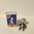 Kundbild Modellera Fimo Soft Set 24x1/2 - Basic: En människo skulptur med...